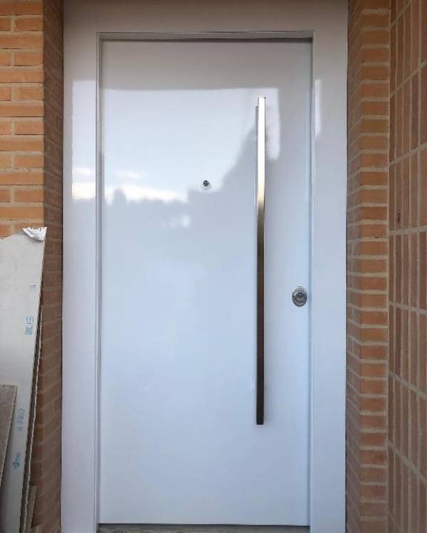 PUERTA ACORAZADA SANTOYO - ALUMINIO BLANCO